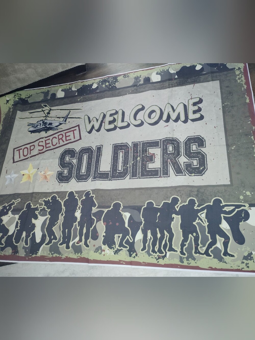 Welcome Soldiers Decorative Wall Banner in Green and Tan